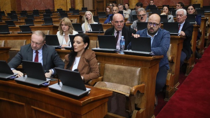 Pitanja poslanika